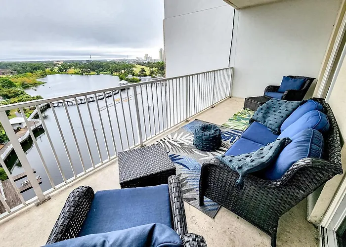 Laketown Wharf 838