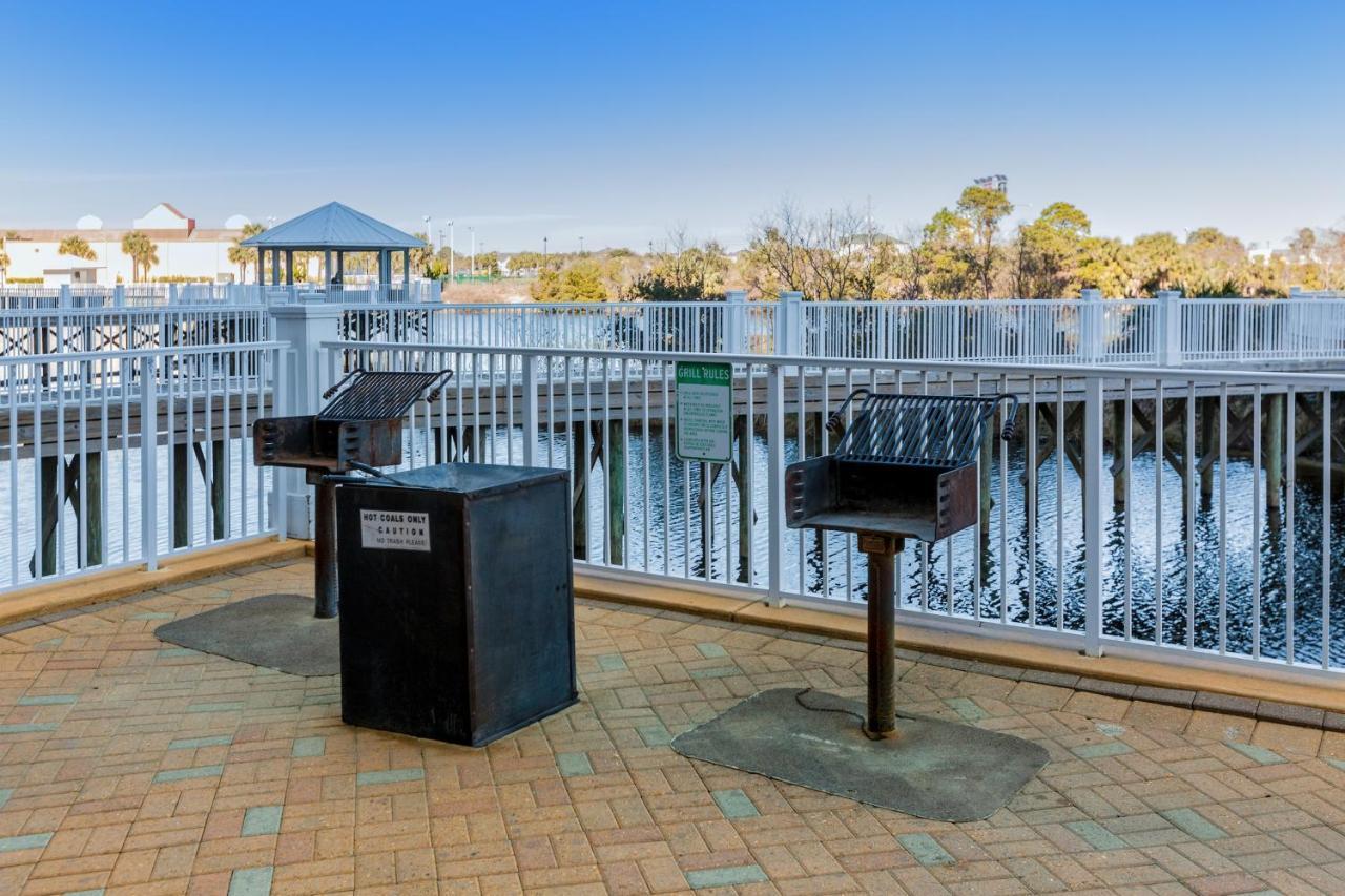 Laketown Wharf 838