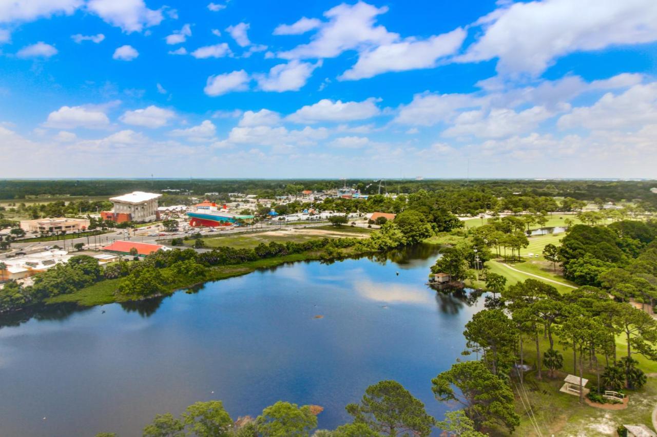 Apartment Laketown Wharf 838