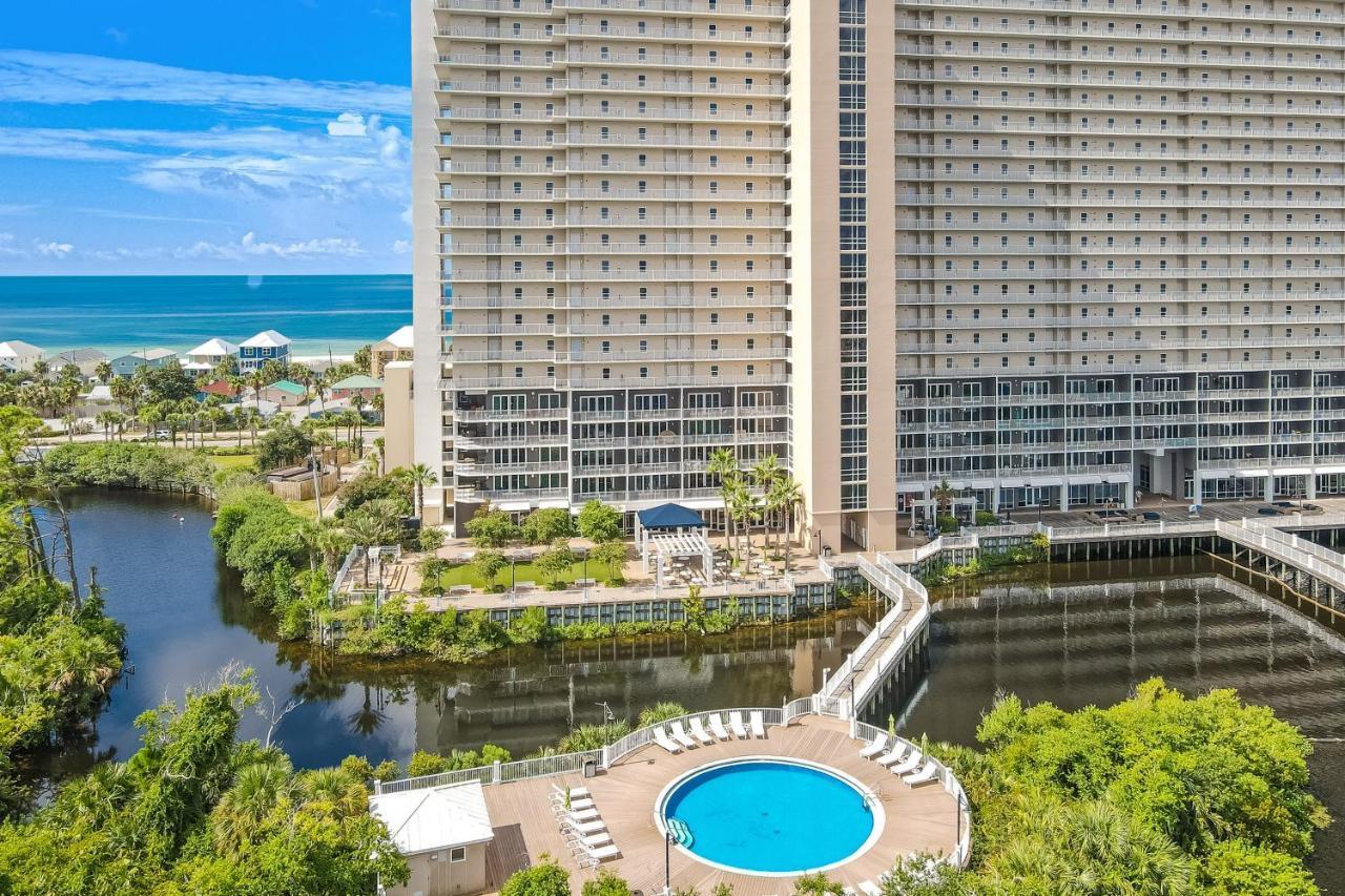 Apartment Laketown Wharf 838