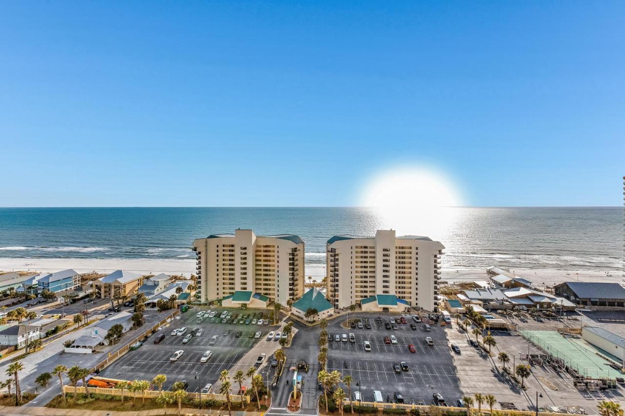 Laketown Wharf 838 Apartment *