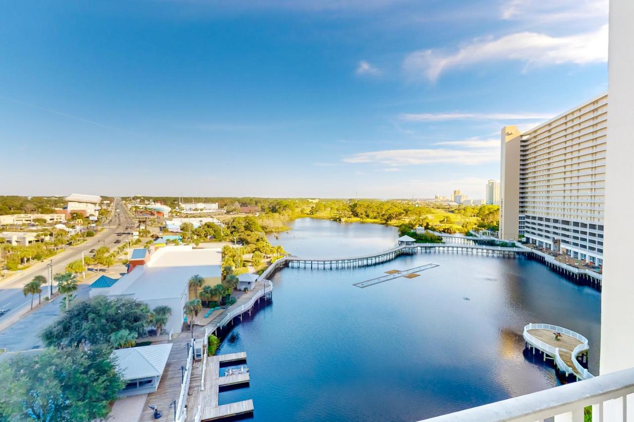 Apartment Laketown Wharf 838