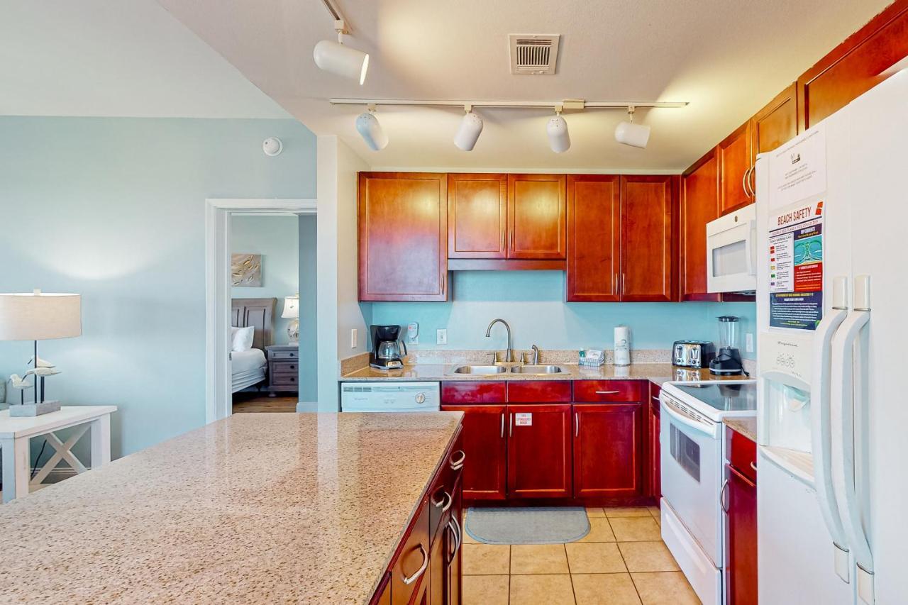 Apartment Laketown Wharf 838 *